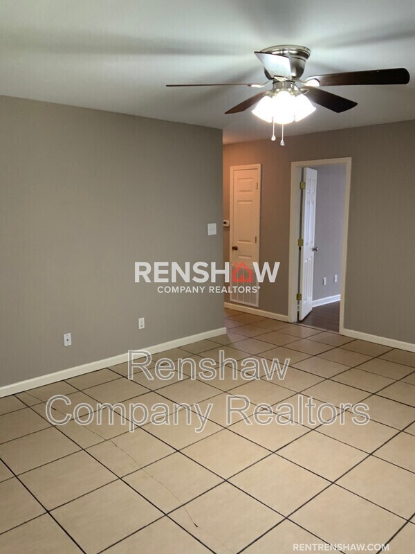 Building Photo - 129 Wheatley Dr