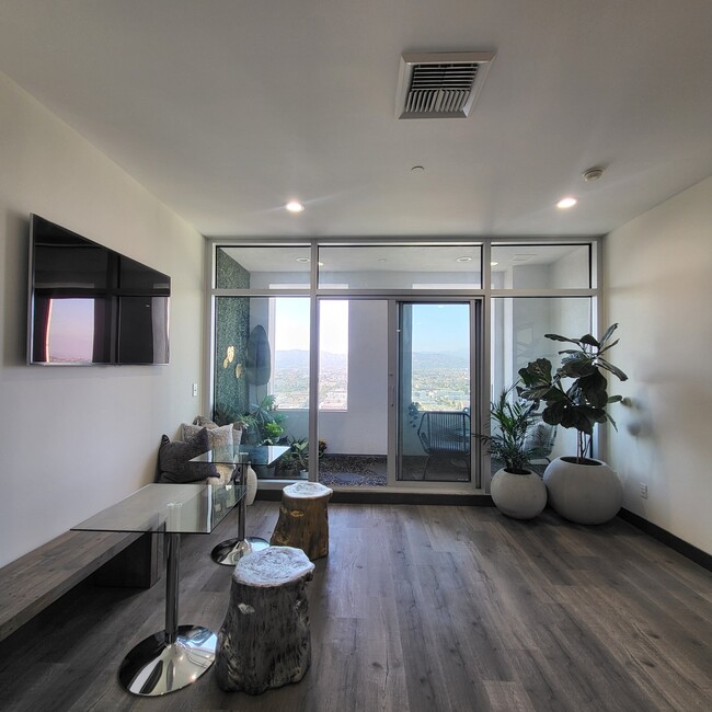 Foto del edificio - 3810 Wilshire Blvd