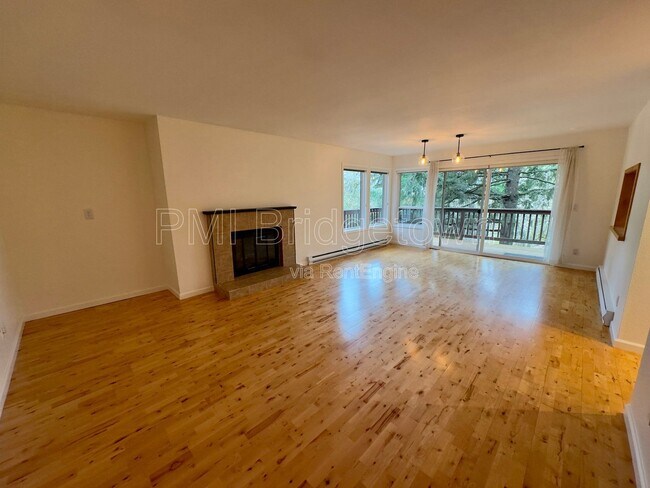 Foto del edificio - 307 Cervantes Cir