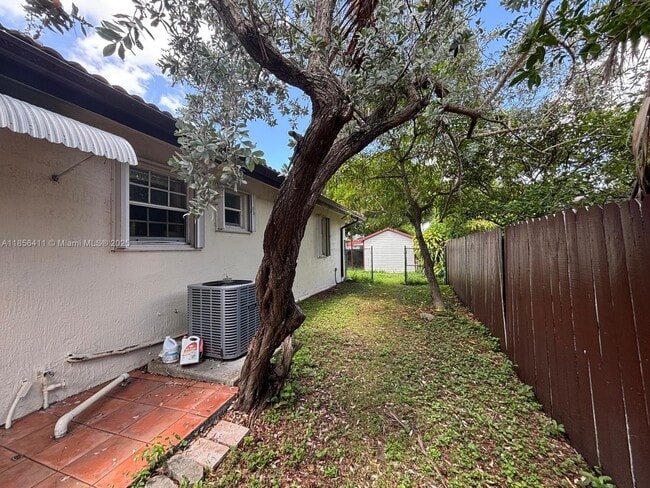 Foto del edificio - 10916 SW 37th Terrace