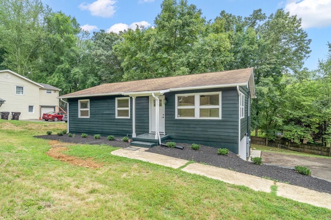 Building Photo - 1316 Huntington Rd