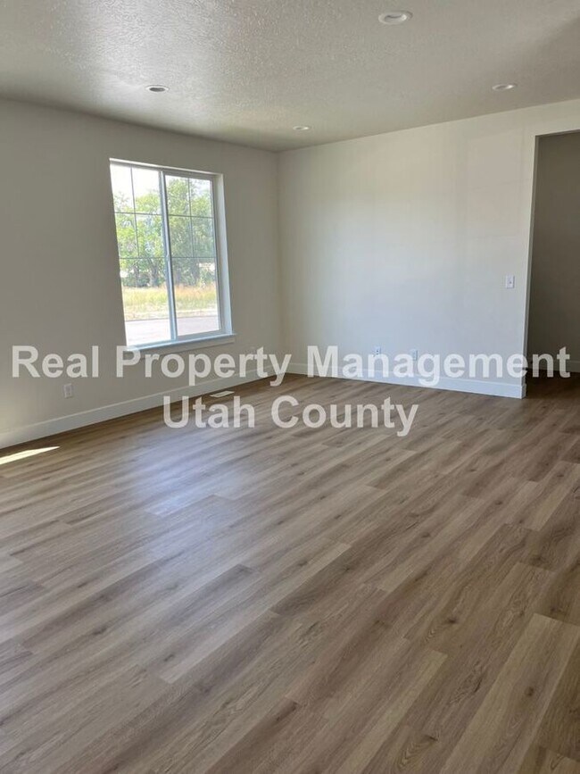 Foto del edificio - New lower Price! Brand New Twin Home in Heber