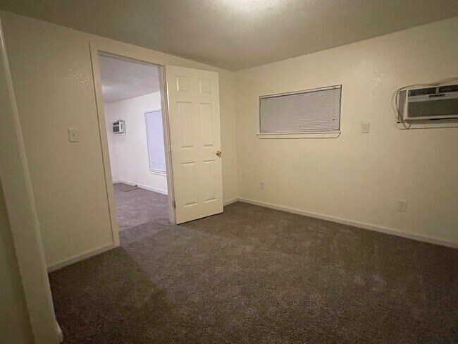 Building Photo - Now renting 1 bedroom House