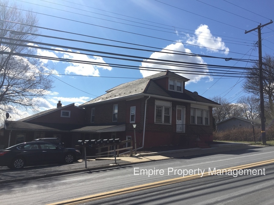Primary Photo - 5562 Main St