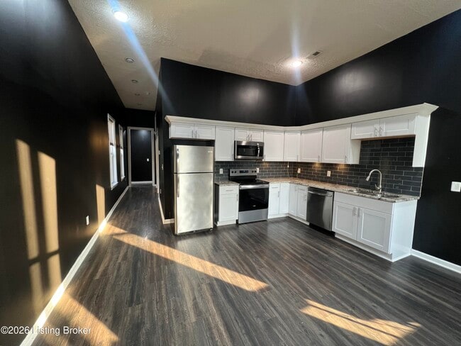 Building Photo - 1107 Logan St