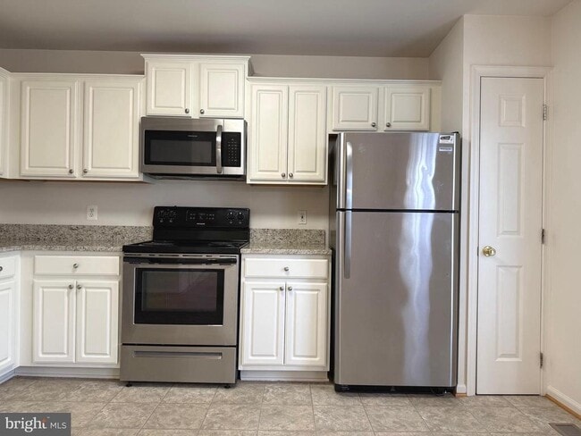 Building Photo - 111 Merrill Ct