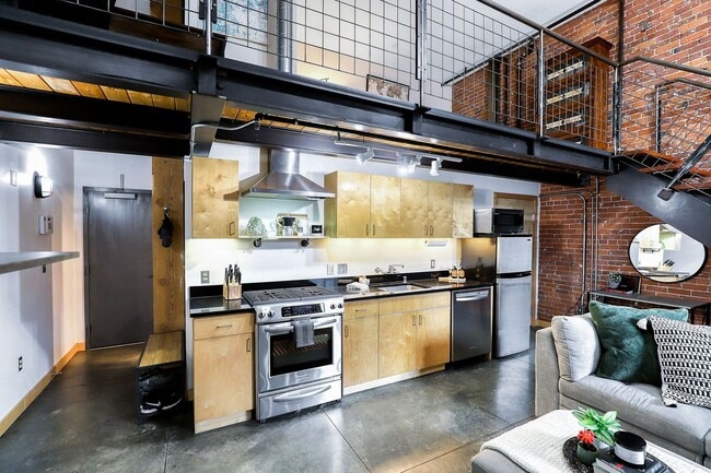 Building Photo - Cozy Loft in Downtown Spokane