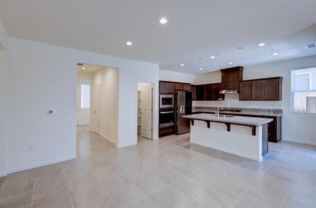 Foto del edificio - 4171 Mitchell Ave