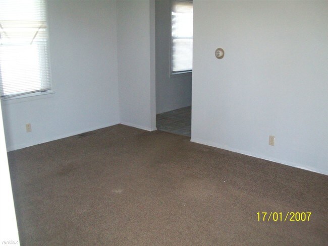 Foto del edificio - 3 br, 1 bath House - 3084 W Parkway Ave