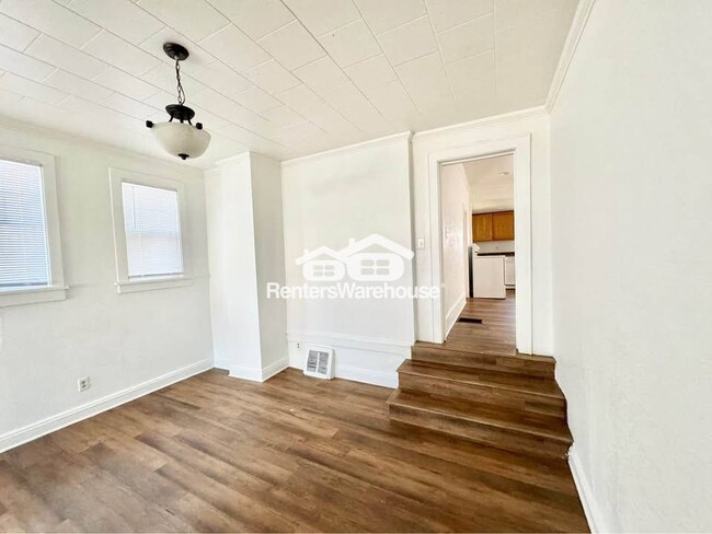 Foto del edificio - 1144 E 8th St