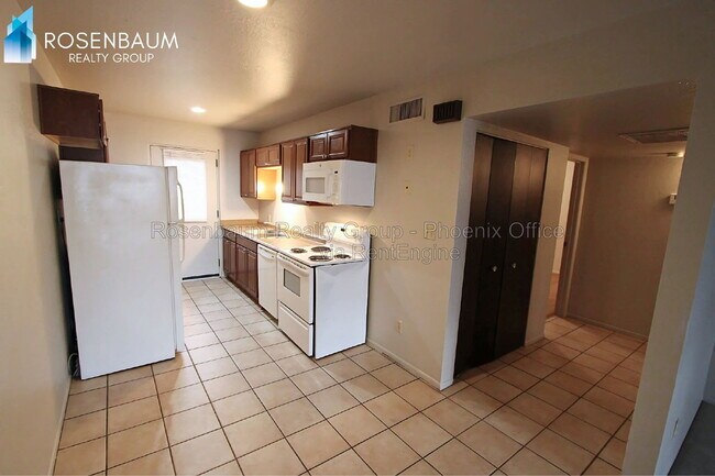 Foto del edificio - 1008 N Pueblo Dr