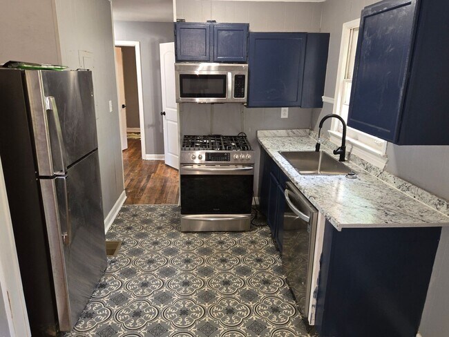 Photo - Small and Sassy! House