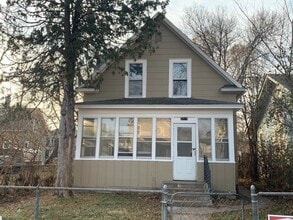 Building Photo - 2711 N Humboldt Ave