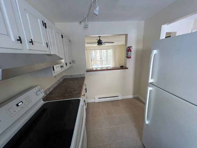 Foto del edificio - 2 Bedrooms Close to Dartmouth (CURRENTLY U...