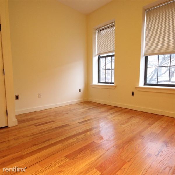 Building Photo - 407 Suydam St