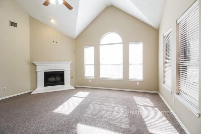 Building Photo - 1012 Tanglewood Dr