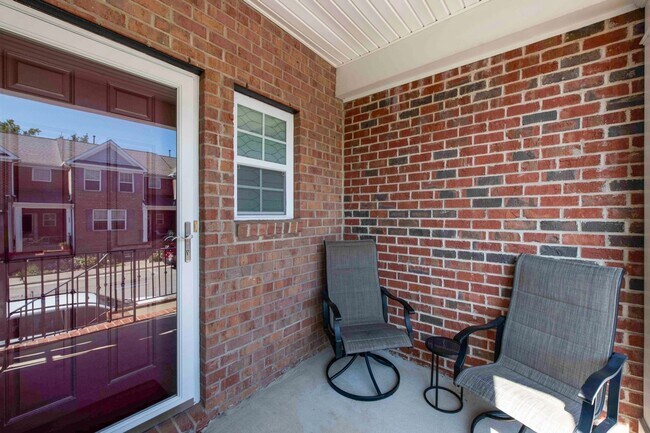 Foto del edificio - Spacious 3BR Townhome in Apex