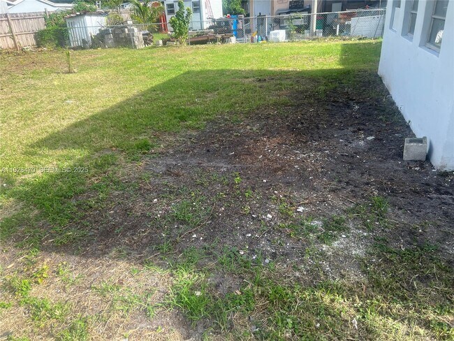 Foto del edificio - 3921 SW 59th Ave