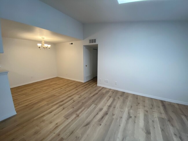 Foto del edificio - Beautiful 3 bedroom Condo in Aurora