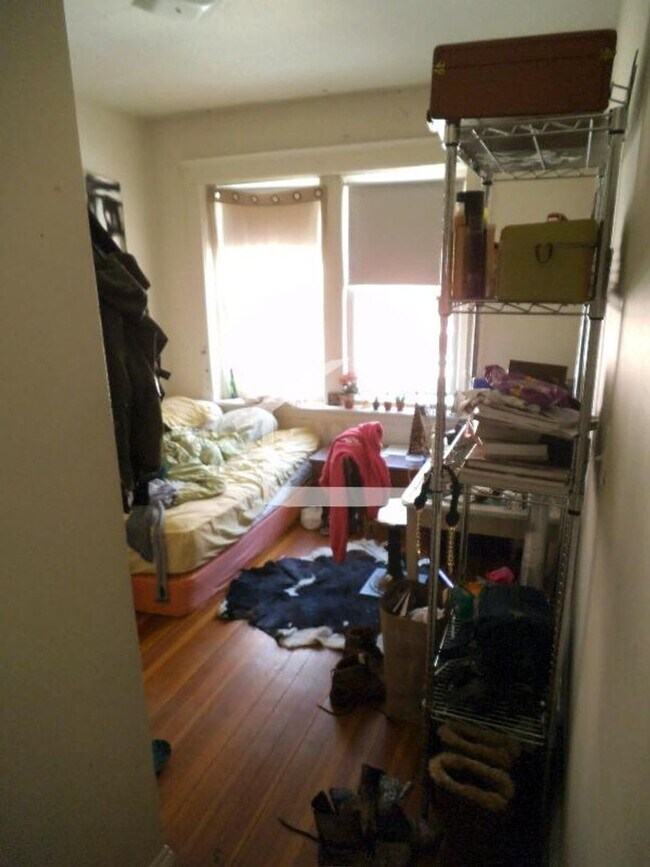 Foto del edificio - 3split bed1bath in Brighton is available in 9/1