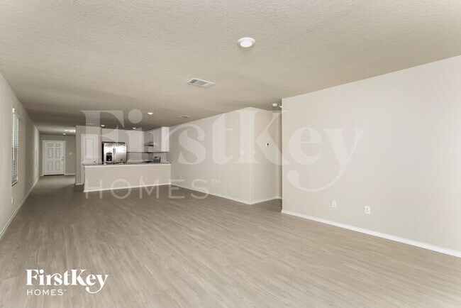 Building Photo - 10610 Varmus Dr