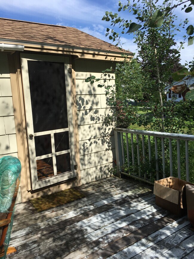 Terraza trasera - 21 Oak St