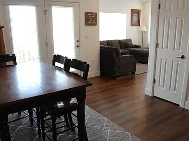 Foto del edificio - 1068 Canyon Meadow Dr