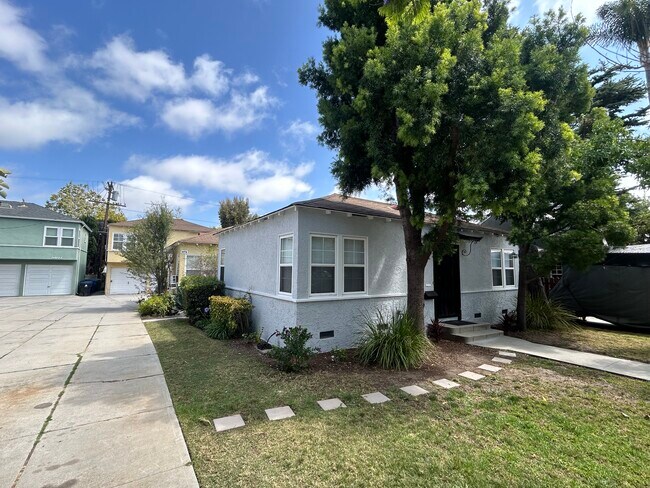 Foto del edificio - 10574 Ayres Ave