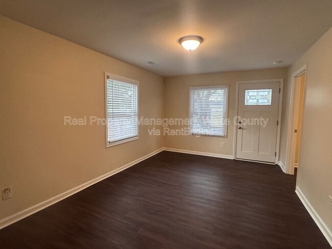 Building Photo - 1505 Axum Rd