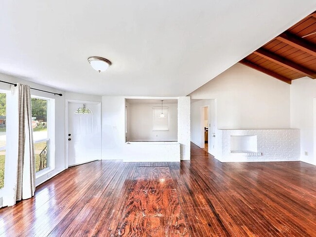 Foto del edificio - 1231 Longwood St