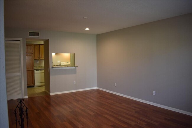 Foto del edificio - 1860 White Oak Dr