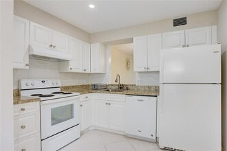 Building Photo - 24 Abbey Ln
