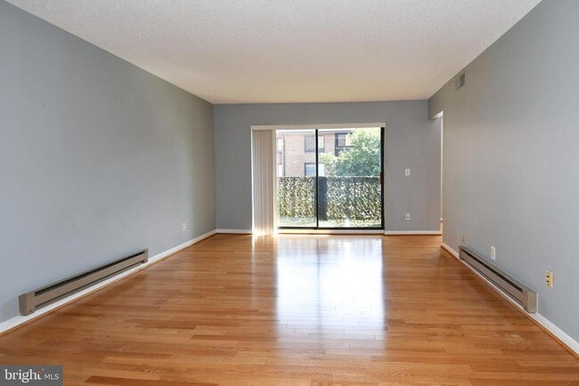 Building Photo - 15311 Beaverbrook Ct