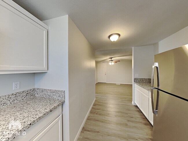 Foto del edificio - 545 Truffles St