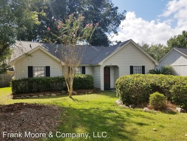 Building Photo - 3 br, 2 bath House - 118 Red Fox Dr