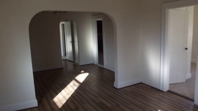 Foto del edificio - 2707 Sherer Ave