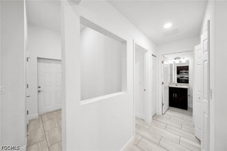 Building Photo - 318 SW 7th Terrace