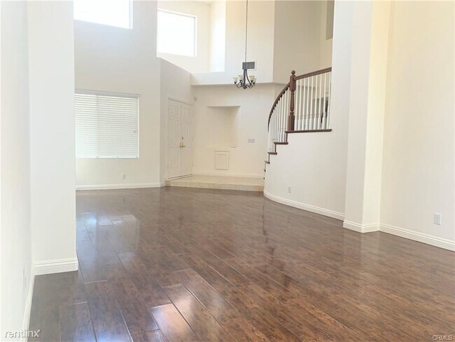 Foto del edificio - 5 br, 3 bath House - 3610 Cornwall Ct