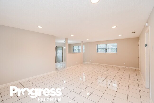Building Photo - 6878 Tom Thumb Dr