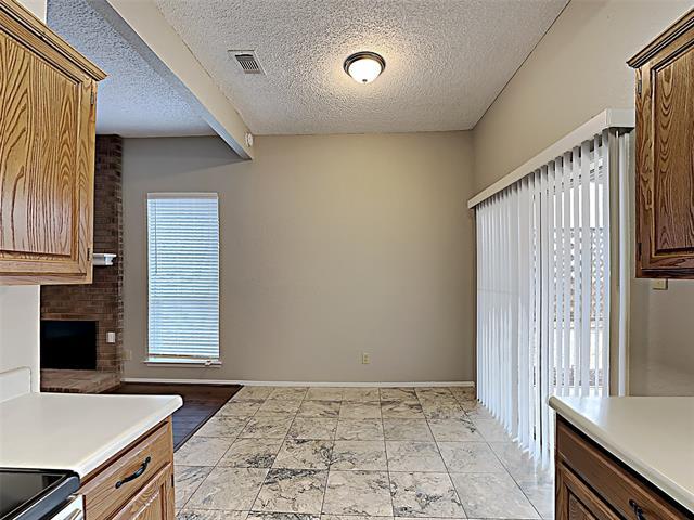 Foto del edificio - 7764 Creekview Dr