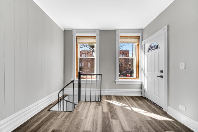 Building Photo - 1817 N Honore St