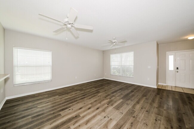 Foto del edificio - 3415 30th Ln E