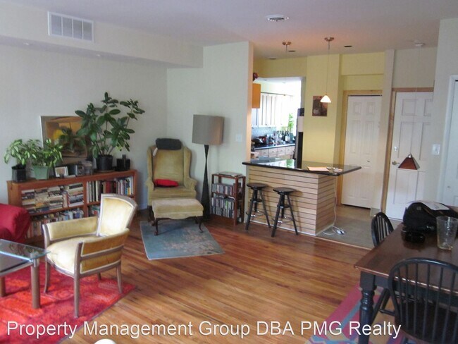 Foto del edificio - 2 br, 1.5 bath House - 1028 Pine Street - #3