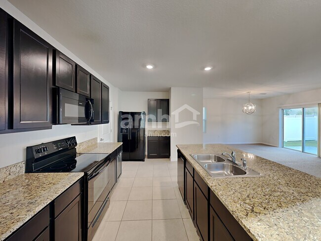Building Photo - 10925 Carlton Fields Dr