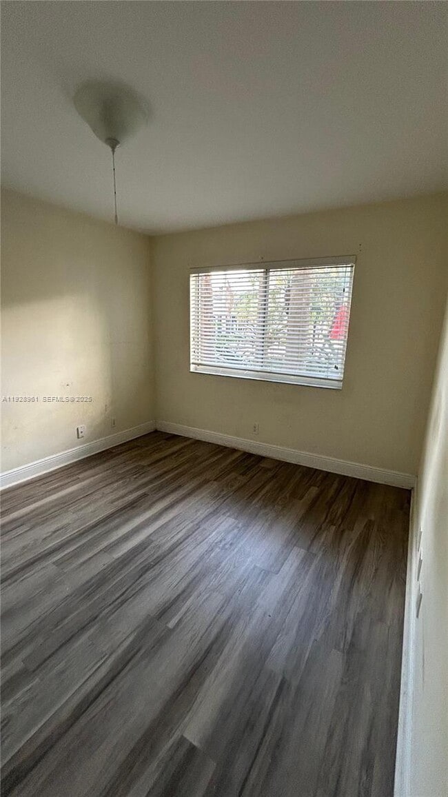 Foto del edificio - 5686 Rock Island Rd