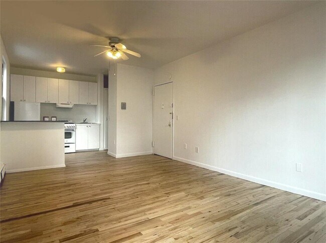 Building Photo - 125 MacDougal St