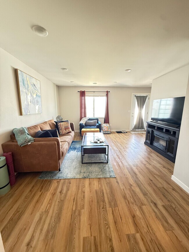 Foto del edificio - 1060 Thames Ct