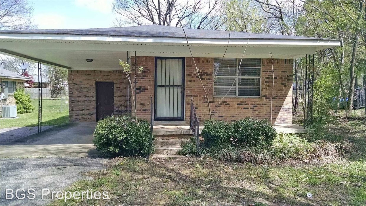 Primary Photo - 3 br, 1 bath House - 1110 Upper Finley Rd