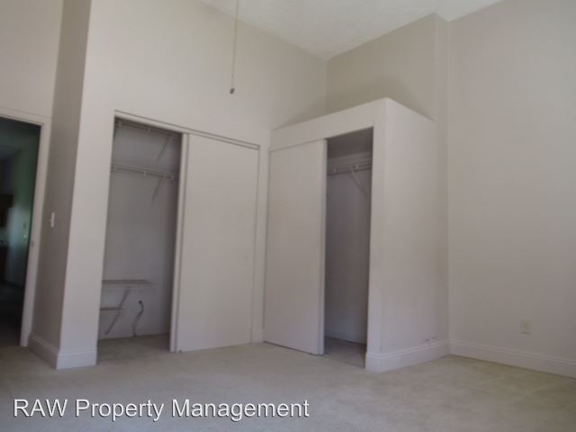 Building Photo - 2408 Glenway Ave