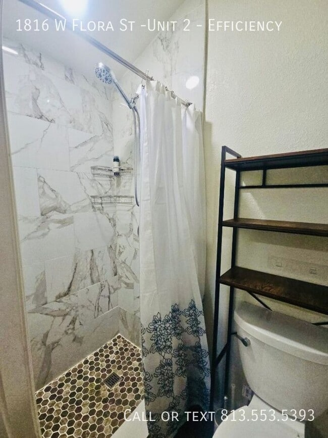 Building Photo - 1816 W Flora St